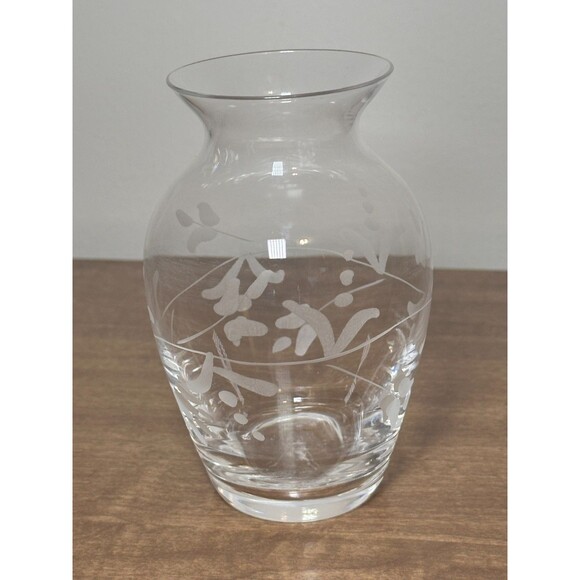 Genuine Lead Crystal Hand-Cut Made in Italy 4.5" Tall Floral Etched Vase ** - Picture 5 of 8